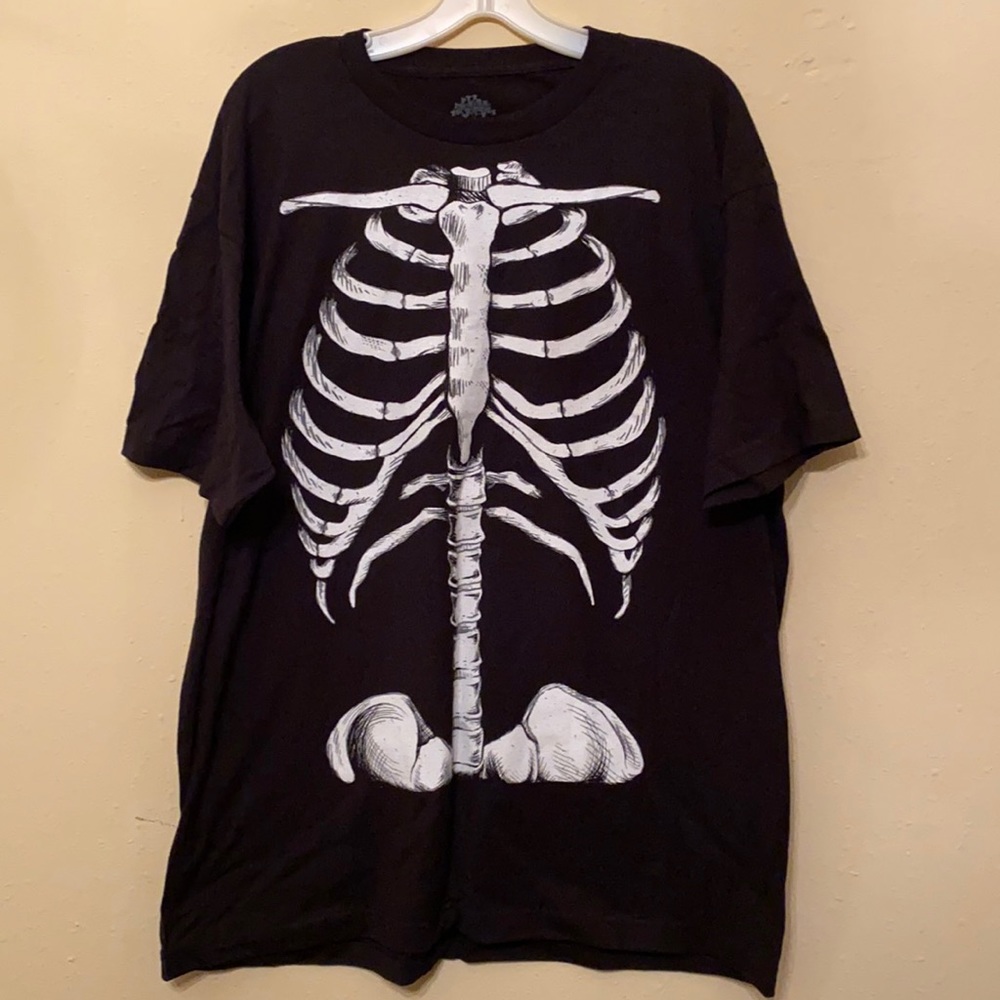 Skeleton glow in the dark t-shirt NWOT